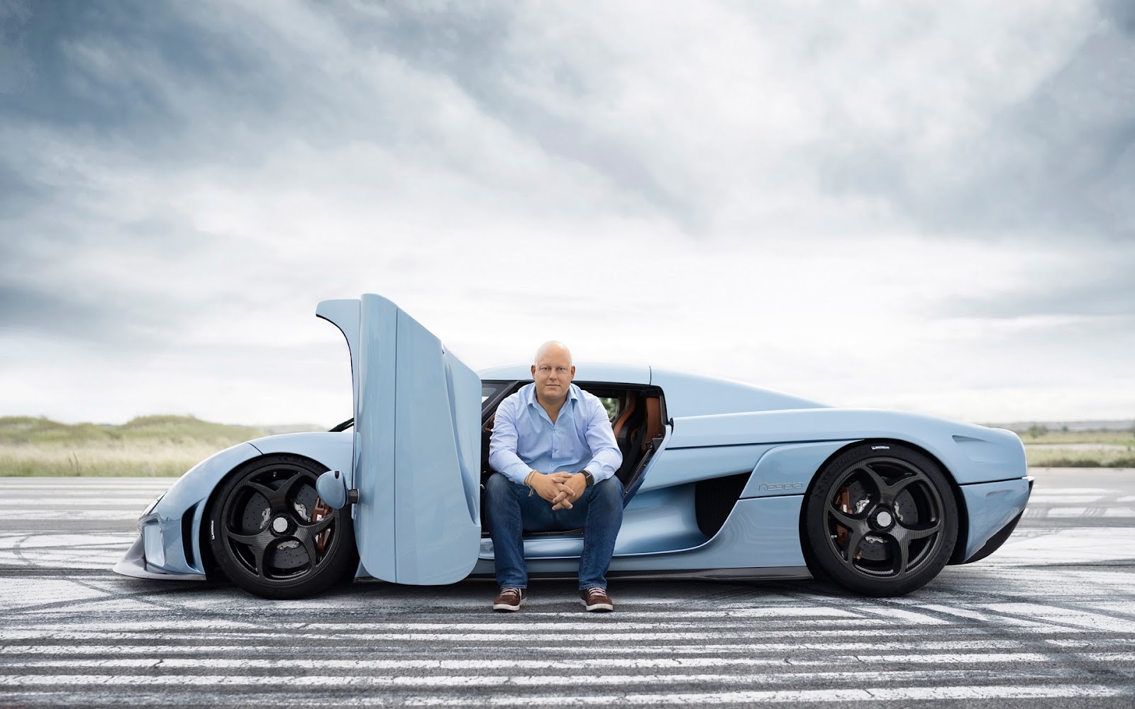 Koenigsegg-Regera-Christian-von-Koenigsegg.jpg