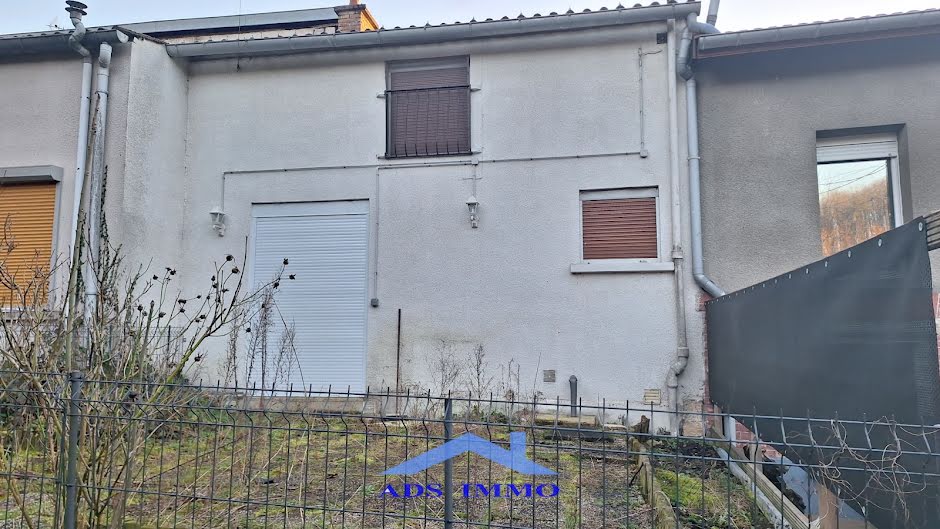 Vente maison 5 pièces 64 m² à Vouziers (08400), 44 000 €