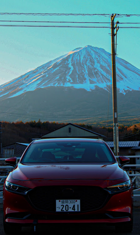 MAZDA3の富士山・マツダ3セダン・MAZDA3セダン・MAZDAに関するカスタム事例の投稿画像1枚目