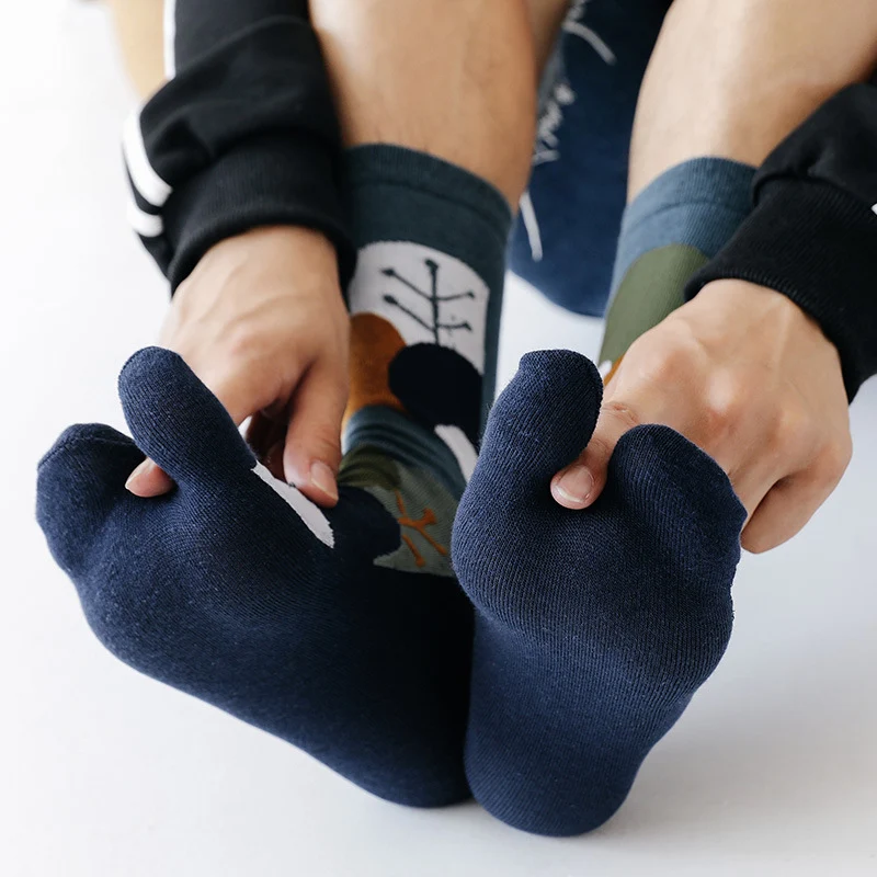 Men's Split Toe Cotton Mid-tube Socks Comfortable, breathable and stylish socks for everyday wear. Experience enhanced c