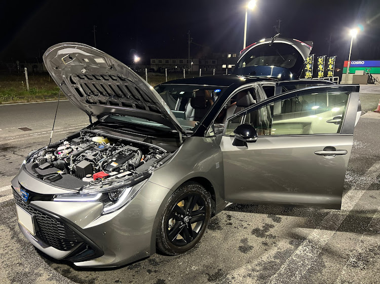 カローラスポーツの洗車・ドライブ・レーダー探知機・DIYに関するカスタム事例の投稿画像3枚目