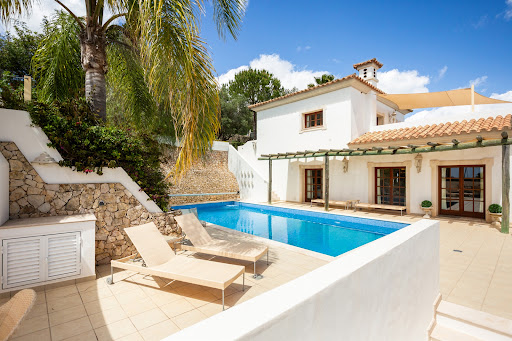 House with pool and garden 5