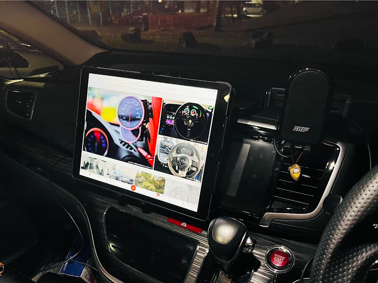 オデッセイのiPad Pro・ホルダーに関するカスタム事例の投稿画像1枚目