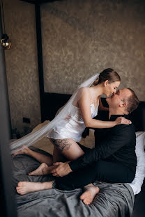 Wedding photographer Anna Belousova (belousova93). Photo of 14 November 2021