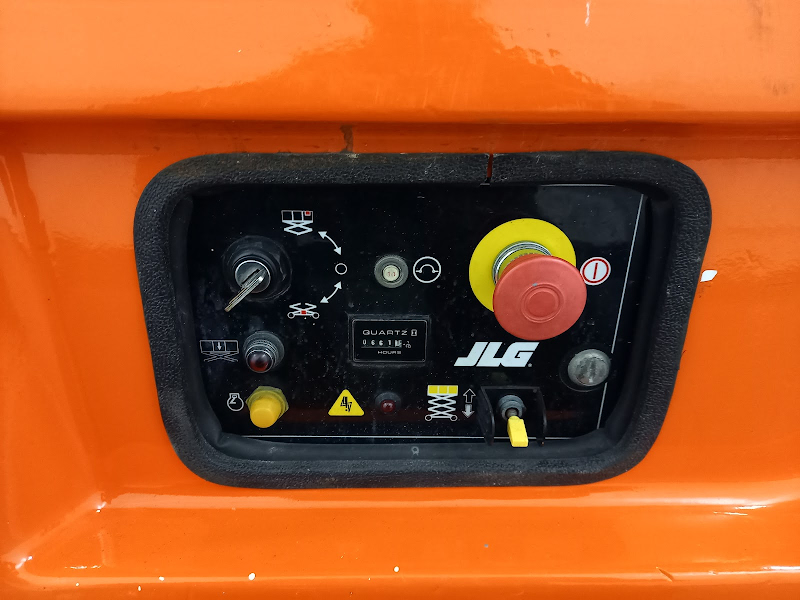 Picture of a JLG M4069