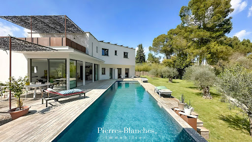 House with pool and terrace 1