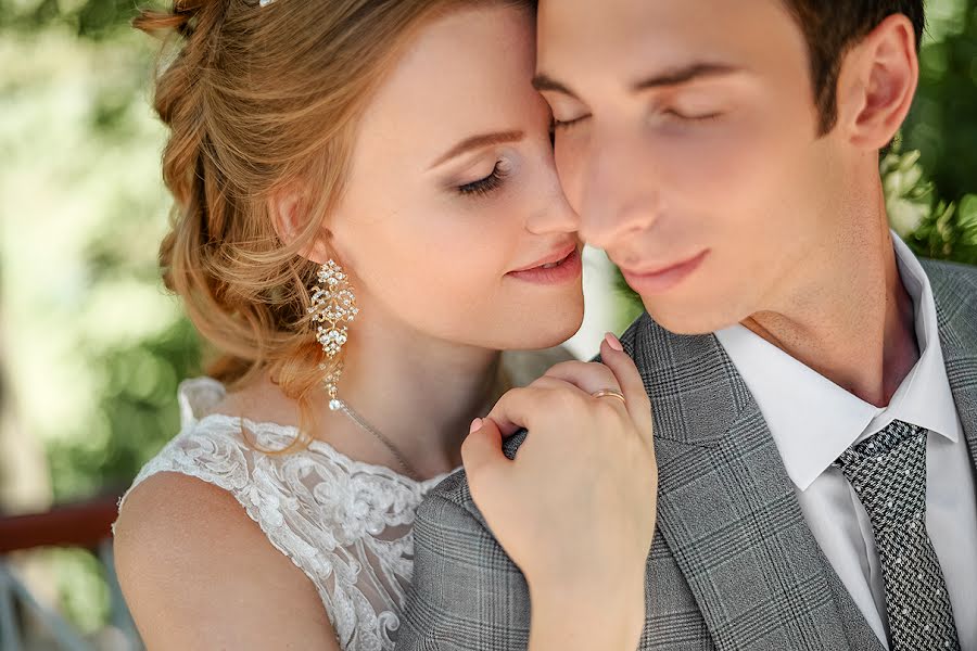 Fotógrafo de casamento Darya Romanova (silentium). Foto de 5 de fevereiro 2019