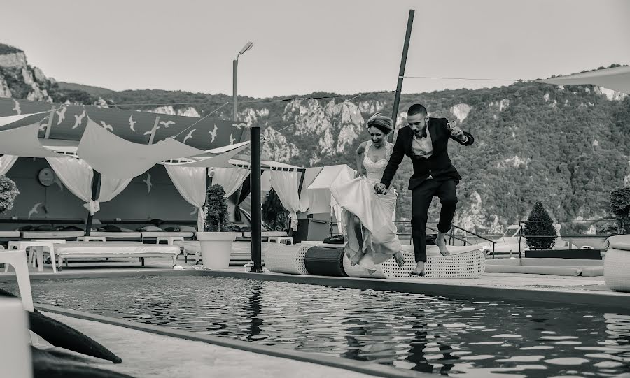 Vestuvių fotografas Valentin Raicea (valentinraicea). Nuotrauka 2021 rugsėjo 9