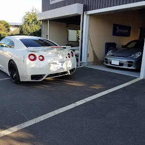 NISSAN GT-R R35