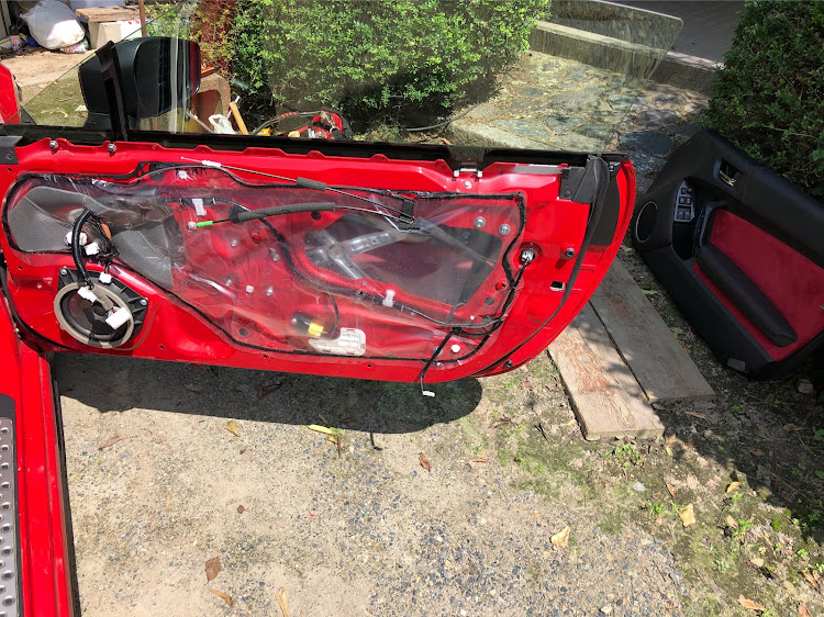 BRZのDIY・洗車・自家塗装・フロントリップ・サイドステップに関するカスタム事例の投稿画像3枚目
