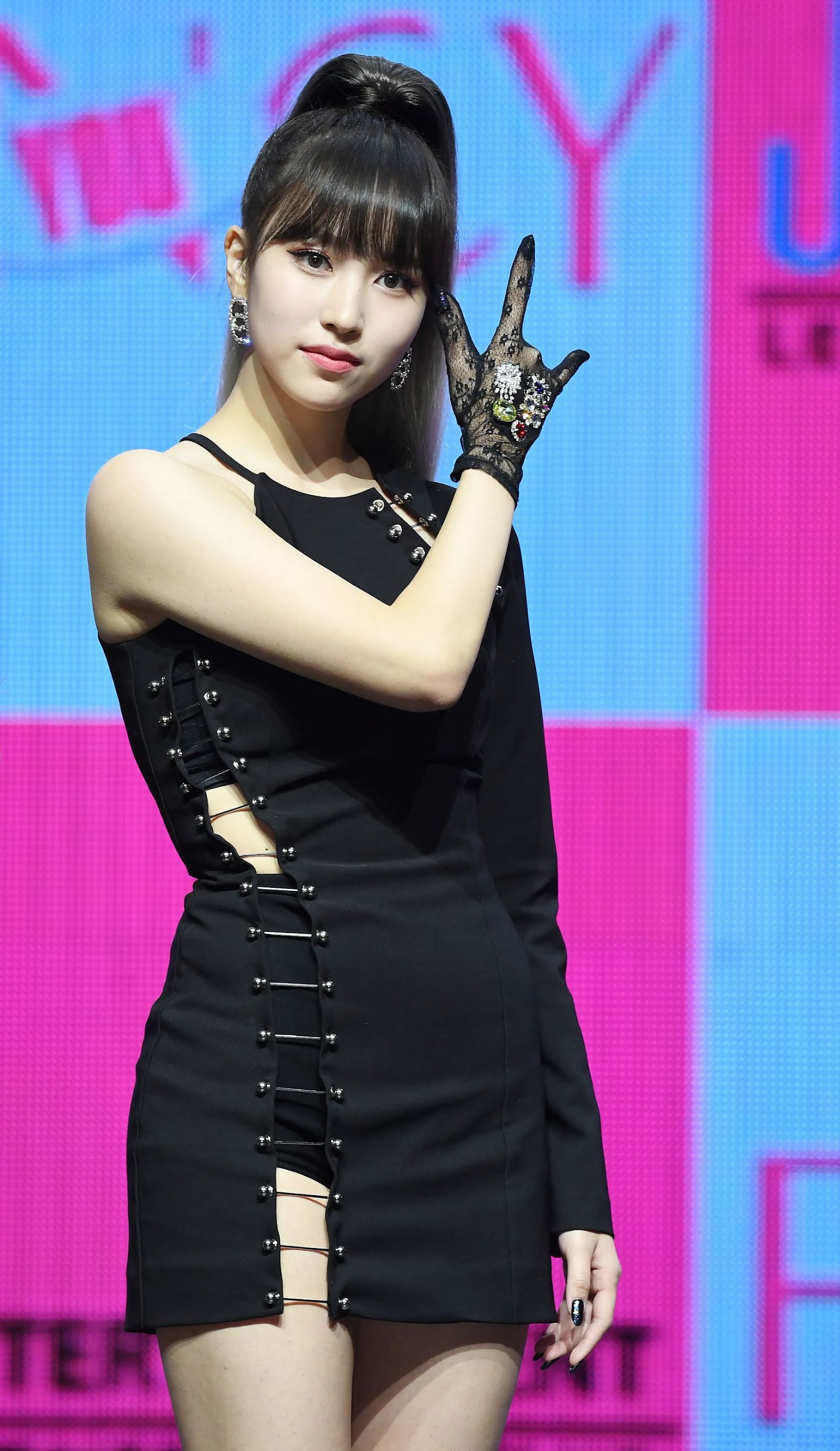 mina noir 4