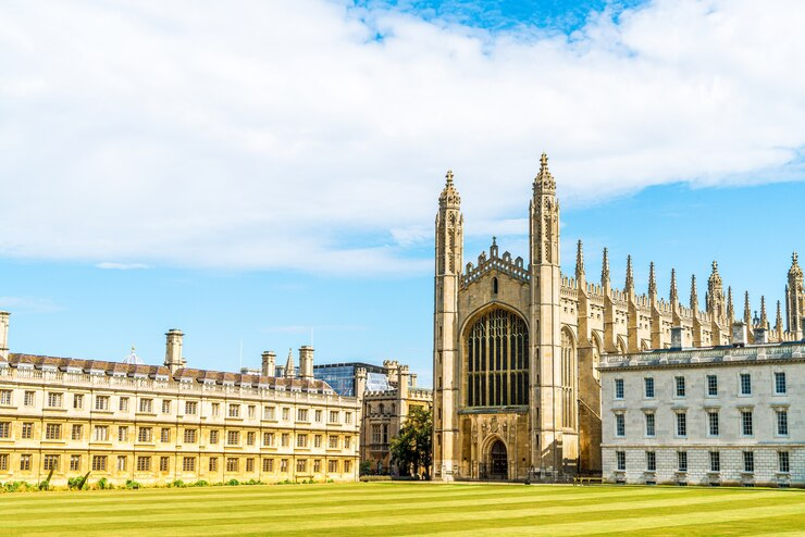 Stunning view of King's College Chapel in Cambridge, UK, symbolising the academic excellence and rich history awaiting those who prepare for a Cambridge interview.