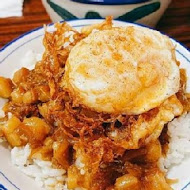 黑點師魯肉飯