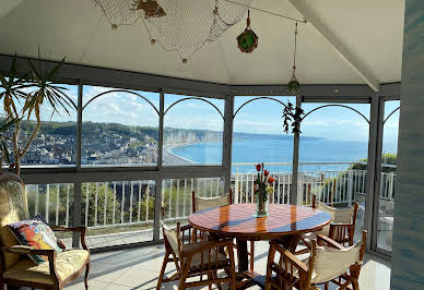 Seaside villa with garden and terrace 2