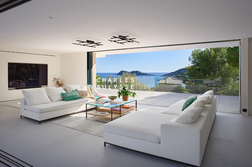 Seaside villa with pool 2