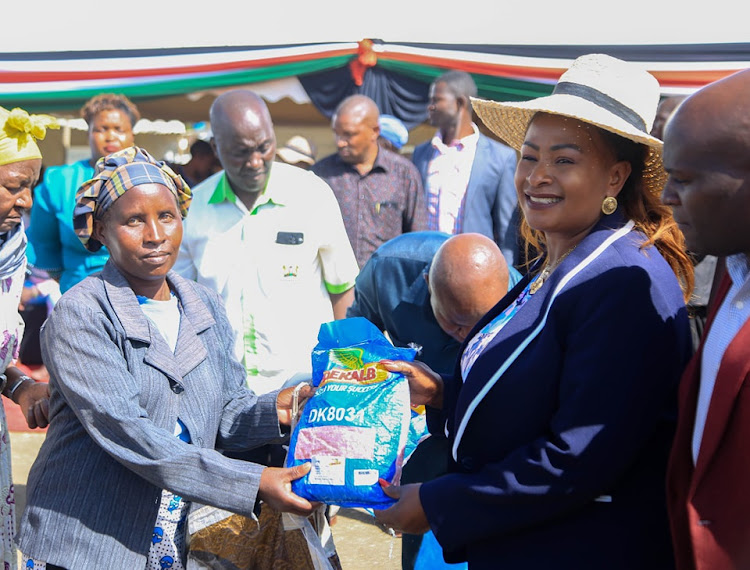 Machakos Governor Wavinya Ndeti issues free seeds to farmers in 40 wards during the programme's launch at Tala Township primary grounds in Matungulu subcounty on Friday, October 21, 2022.