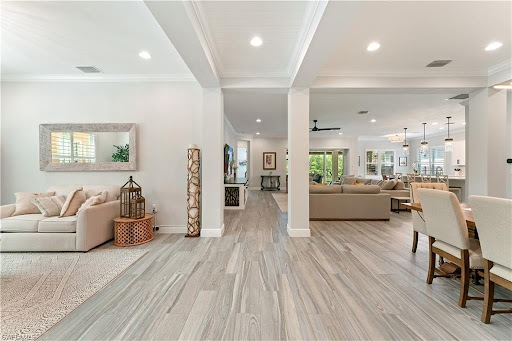 Prestige property for sale in Naples (United States)