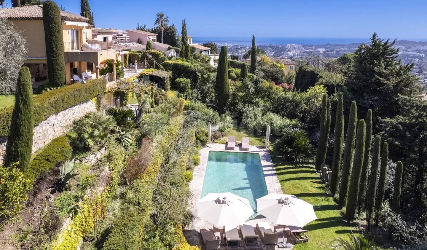 Property with pool Mougins