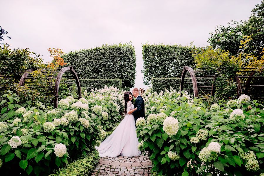 Fotografo di matrimoni Tatyana Pikina (tatianapikina). Foto del 12 aprile 2019