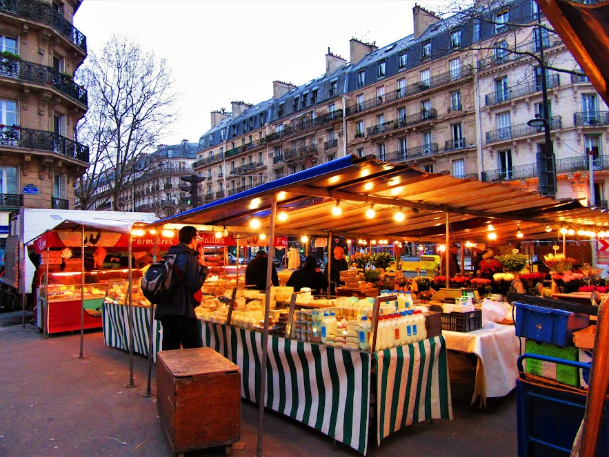 フランス 夜明けのパリを歩く El Mundo