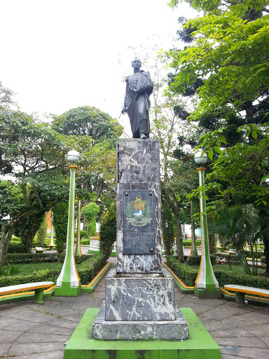 Estatua De Bolivar