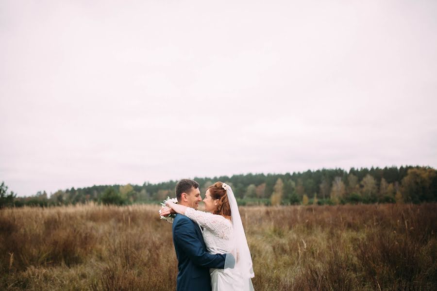 Fotógrafo de casamento Maksim Maksimenko (2maxfoto). Foto de 15 de outubro 2016