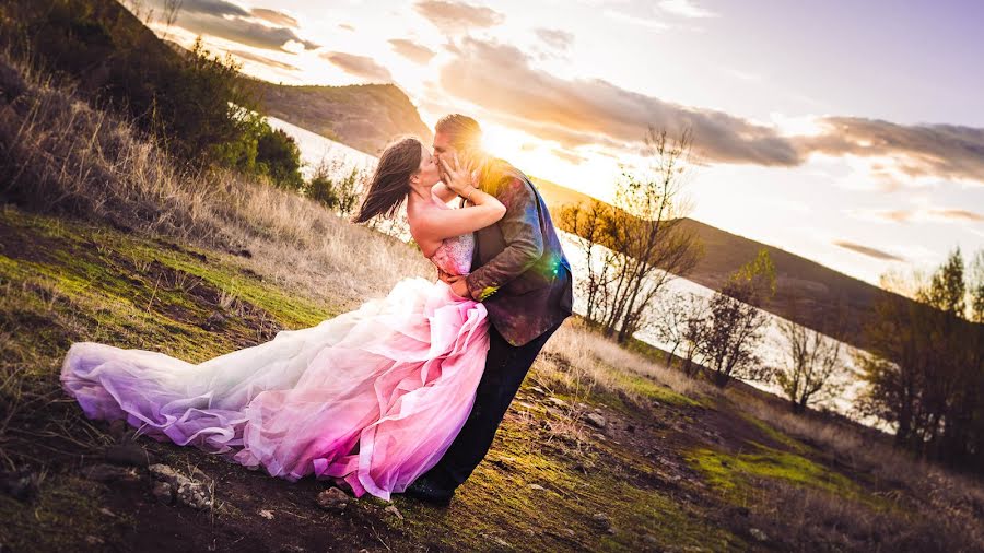 Fotógrafo de casamento Yoann Begue (studiograou). Foto de 23 de março 2018