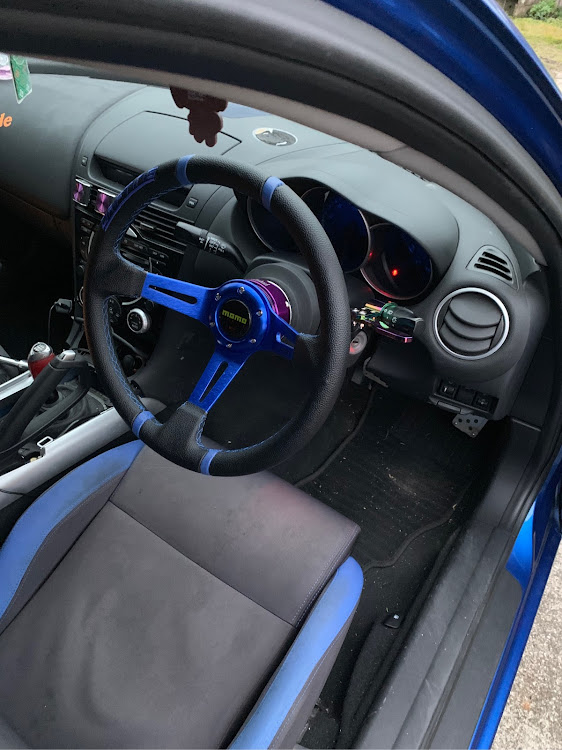 RX-8のステアリング交換に関するカスタム事例の投稿画像1枚目