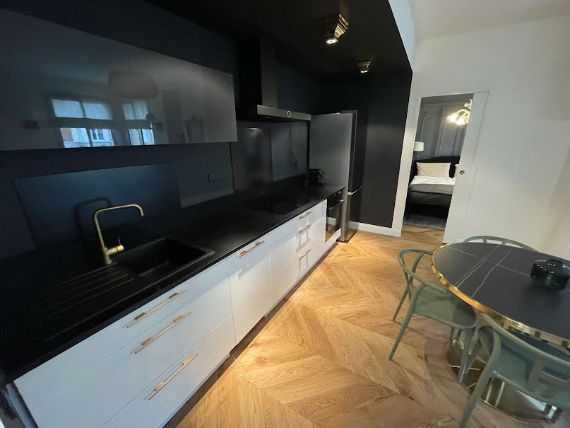 Location meublée appartement 3 pièces 57 m² à Paris 7ème (75007), 2 900 €