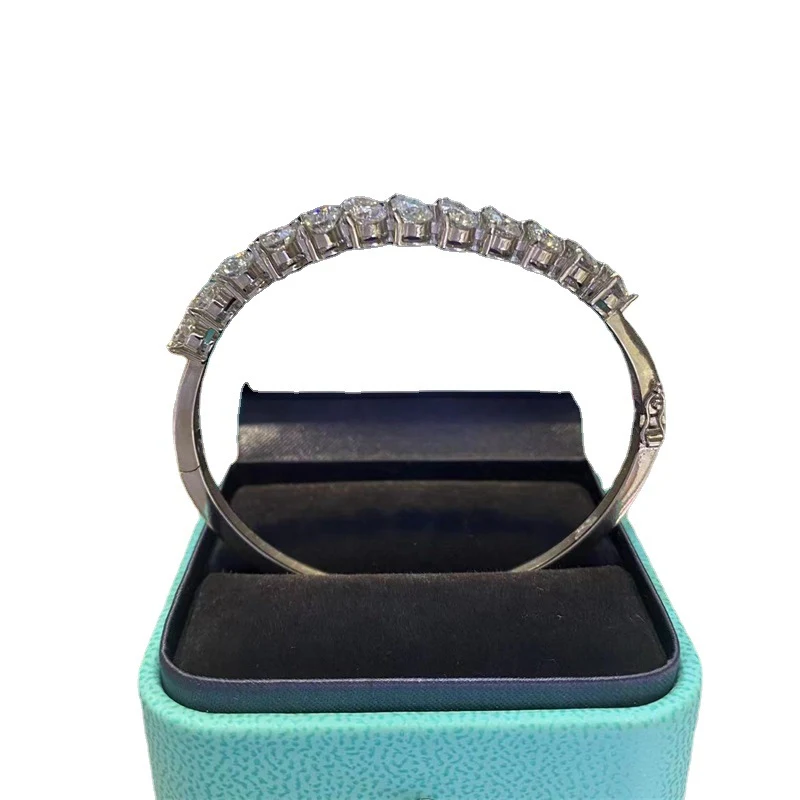 D-kleur Moissanite Full Diamond armband met vier klauwen en ronde diamant. Schittering en tijdloze elegantie voor elke dag.