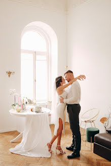 Wedding photographer Darina Valuyskaya (vdarina). Photo of 14 April 2022