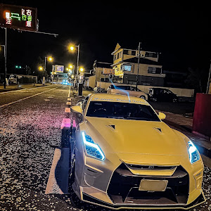 NISSAN GT-R