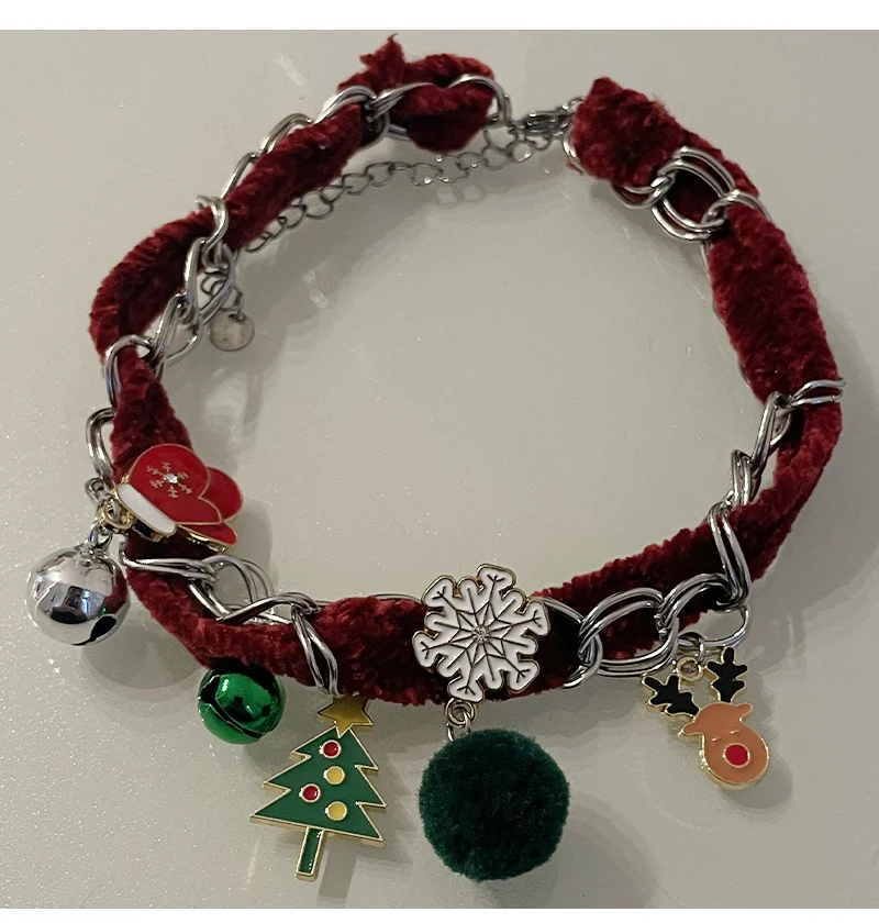 Title 4, Colar com pingente de árvore de Natal, sino, fl...