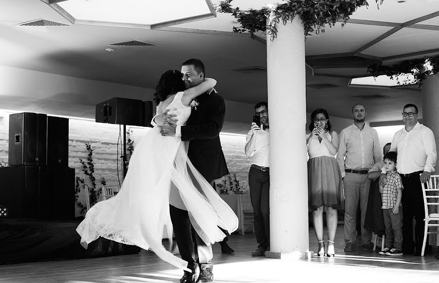 Wedding photographer Ruxandra Manescu (ruxandra). Photo of 6 August 2019