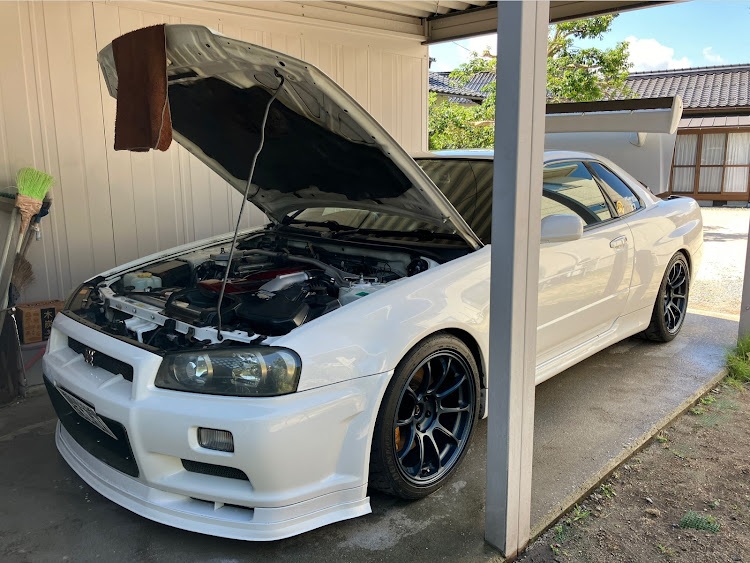 スカイライン GT-RのBNR34・牛骨ラーメン・香味徳・毎日がラストランに関するカスタム事例の投稿画像3枚目