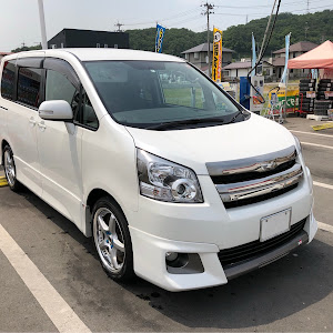 ノア ZRR70W