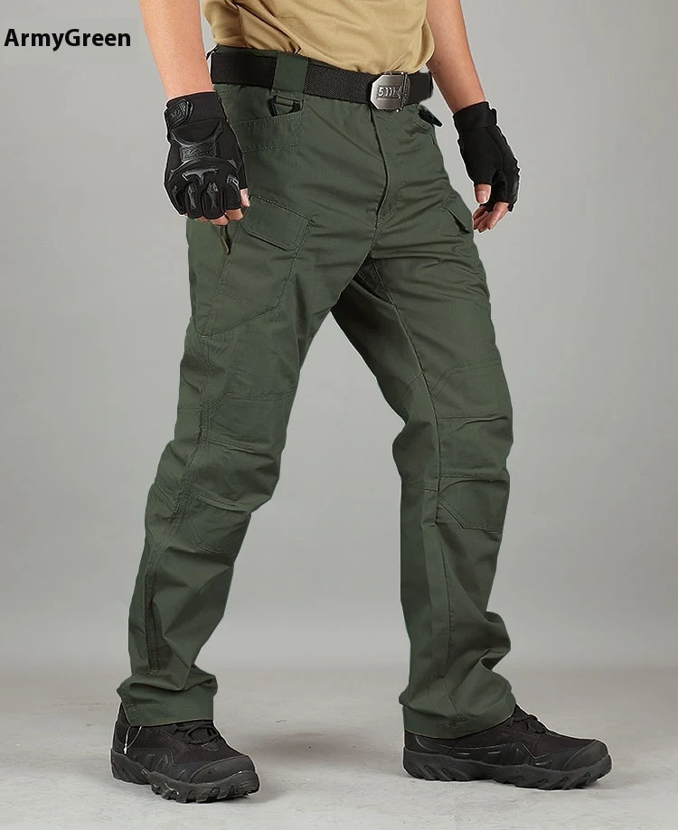 Heren trainingsbroek Speciale Dienst, voor optimaal comfort en prestaties. Ontworpen voor intensieve trainingen, duurzaam en veelzijdig.