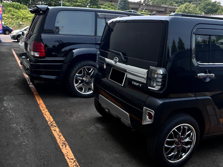 タフトの黒い相棒・愛車の表情・暑い、、暑いぞおおお！！・8月もよろしくお願いしますに関するカスタム事例の投稿画像3枚目