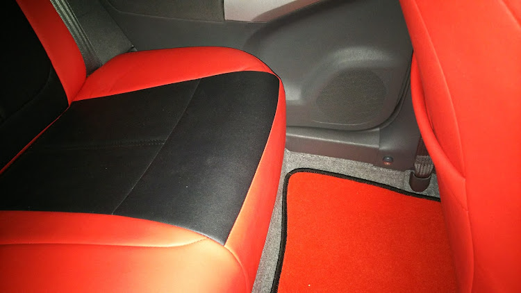 プリウスのみんなのお気に入り内装を見てみたいに関するカスタム事例の投稿画像2枚目