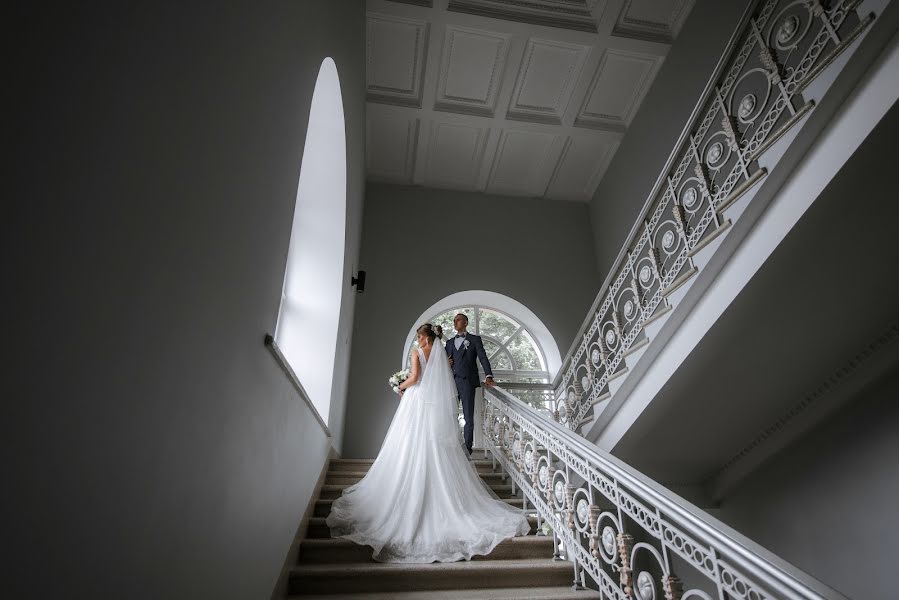 Fotógrafo de casamento Violetta Careva (carevaviola). Foto de 14 de setembro 2021