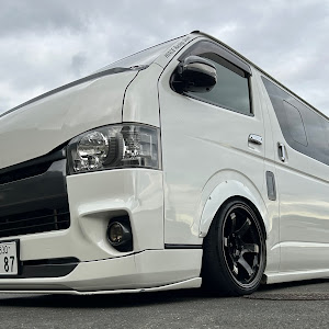 ハイエースバン TRH200V