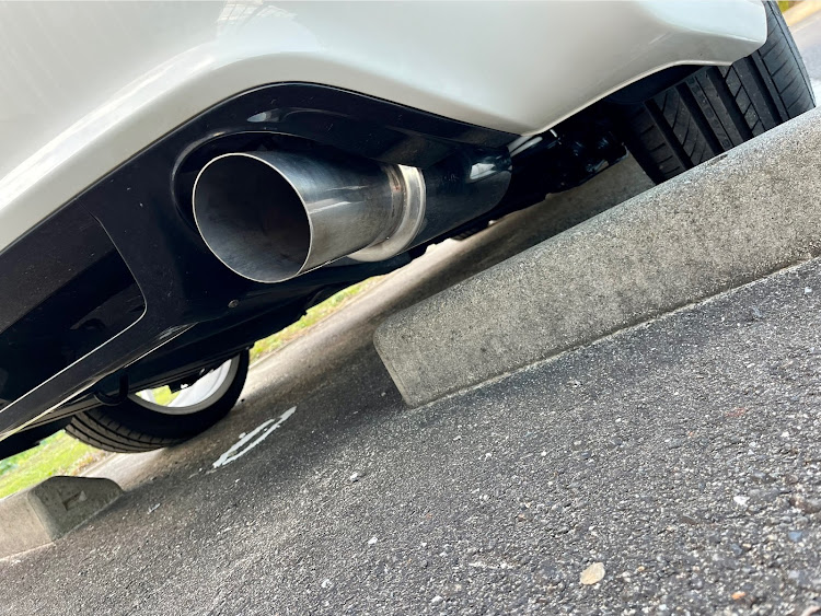 シビックタイプRのシビックタイプR・FD2・愛車の好きな角度・ADVAN Racing RSIIIに関するカスタム事例の投稿画像4枚目