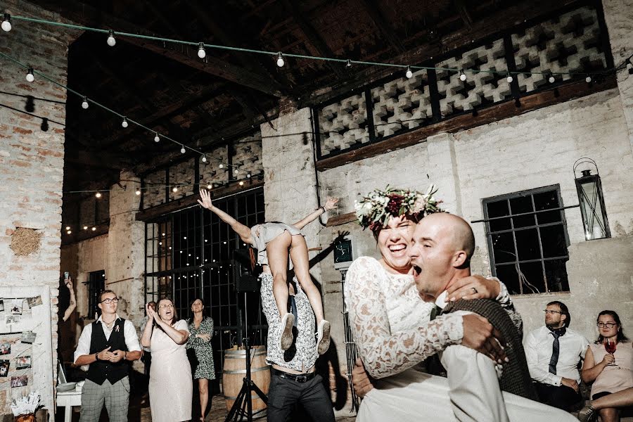 Fotógrafo de casamento Vitalie Varvarynets (varvarynets). Foto de 29 de dezembro 2020