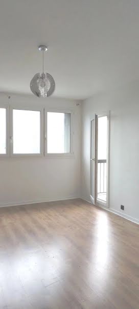 Vente appartement 3 pièces 69.54 m² à Neuilly-sur-Marne (93330), 175 000 €