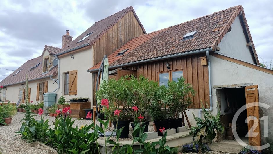 Vente maison 7 pièces 120 m² à Ygrande (03160), 155 000 €