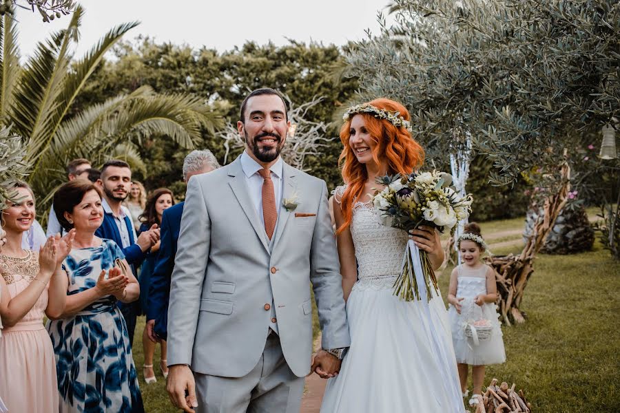 Wedding photographer Dimitris Tsakiris (wearefamily). Photo of 21 November 2019