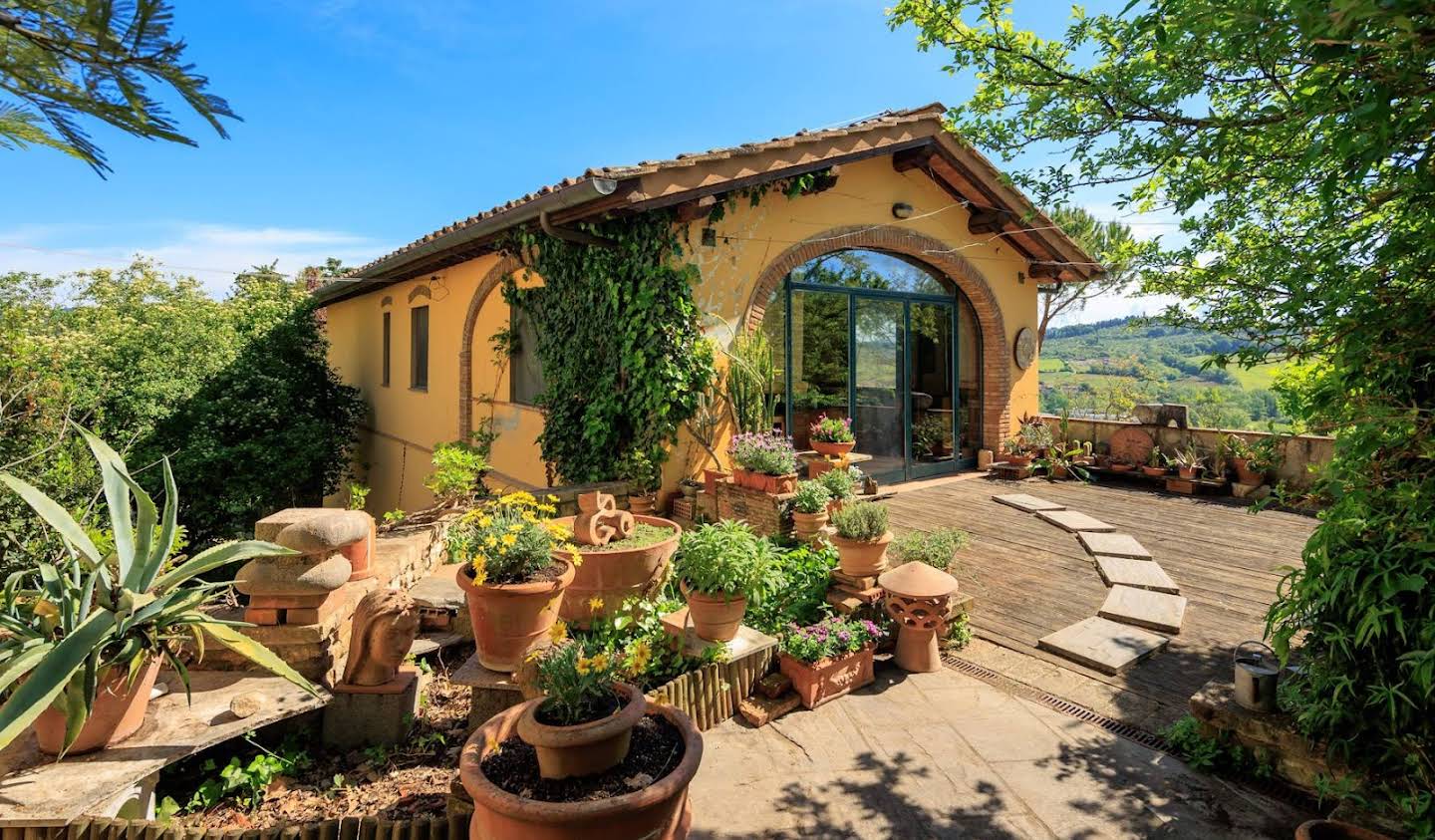 Farm house with garden San Casciano in Val di Pesa