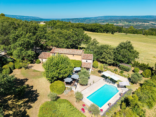 House with pool and garden 2