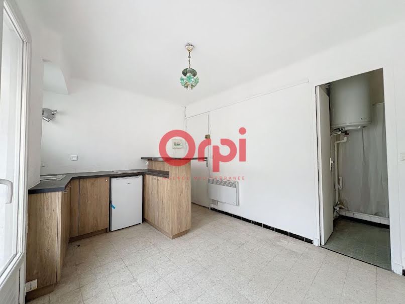 Location  appartement 2 pièces 14 m² à Saint-raphael (83700), 450 €