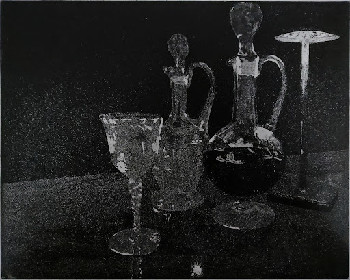 Stilleven met lamp, karaffen en glas. Alt Zantema